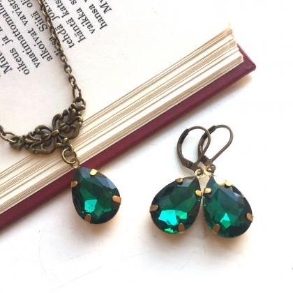 Vintage Inspired Emerald Green Jewel Necklace And..