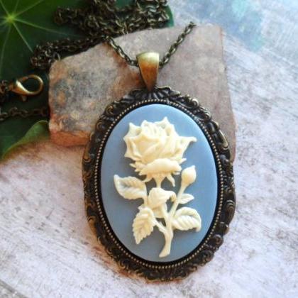 Beautiful Vintage Inspired Necklace With A Blue..