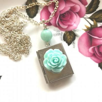 Sweet Necklace With A Mint Green Flower Book..