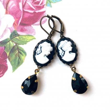 Cameo earrings with black glass pen..