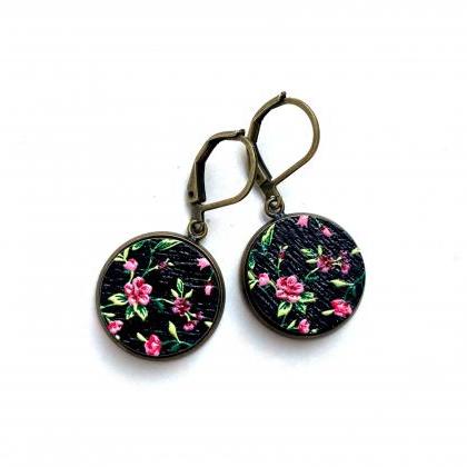 Beautiful Earrings With Black Flower Pendants,..