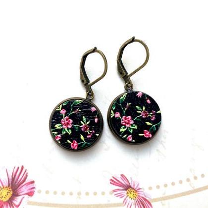 Beautiful Earrings With Black Flower Pendants,..