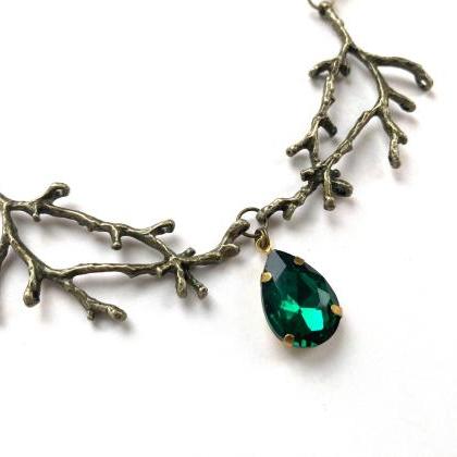 Enchanted forest necklace with a gr..