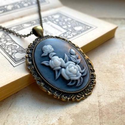 Beautiful Vintage Inspired Necklace With A Gray..