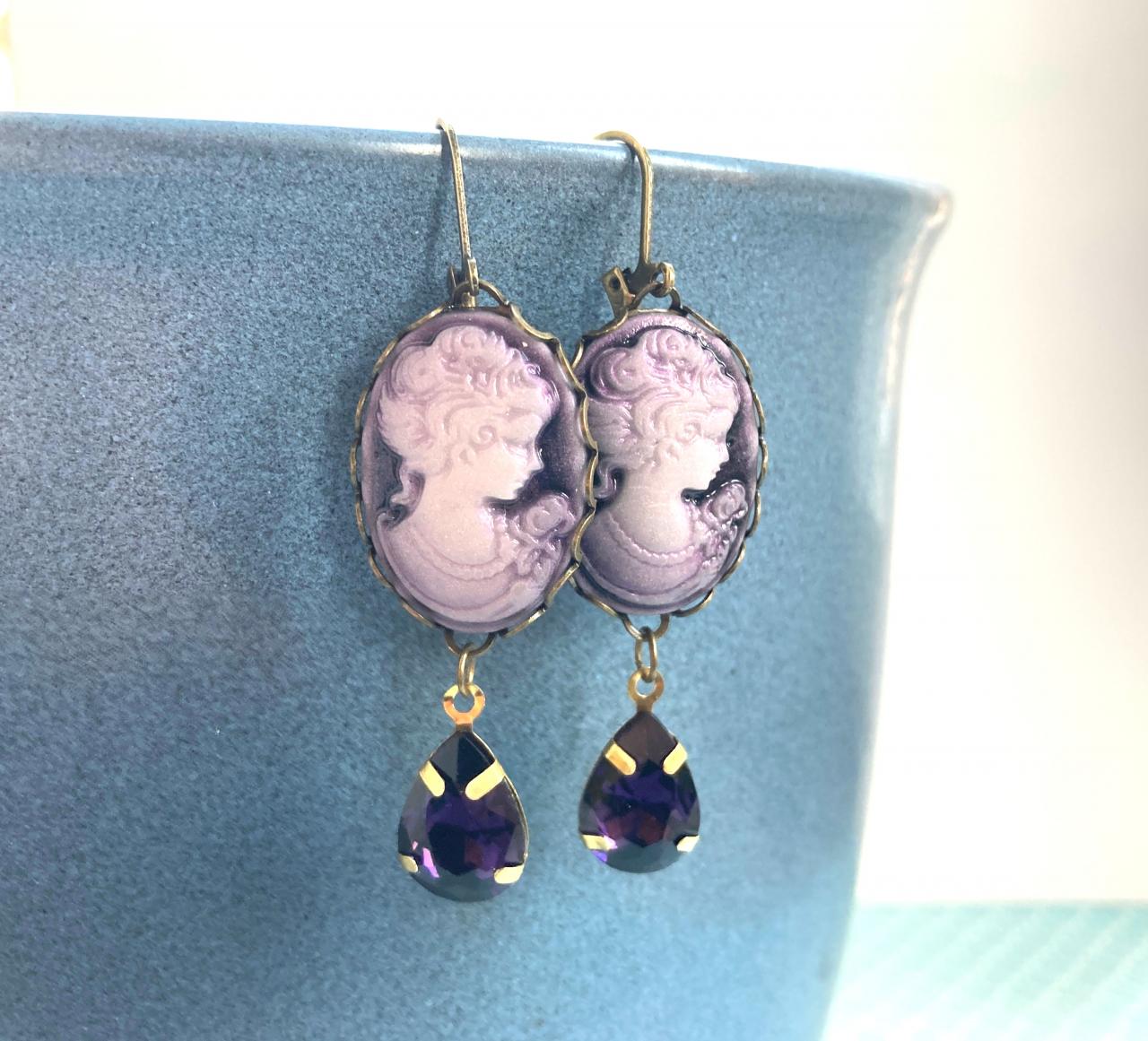 Lovely cameo earrings with glass pendants, Selma Dreams