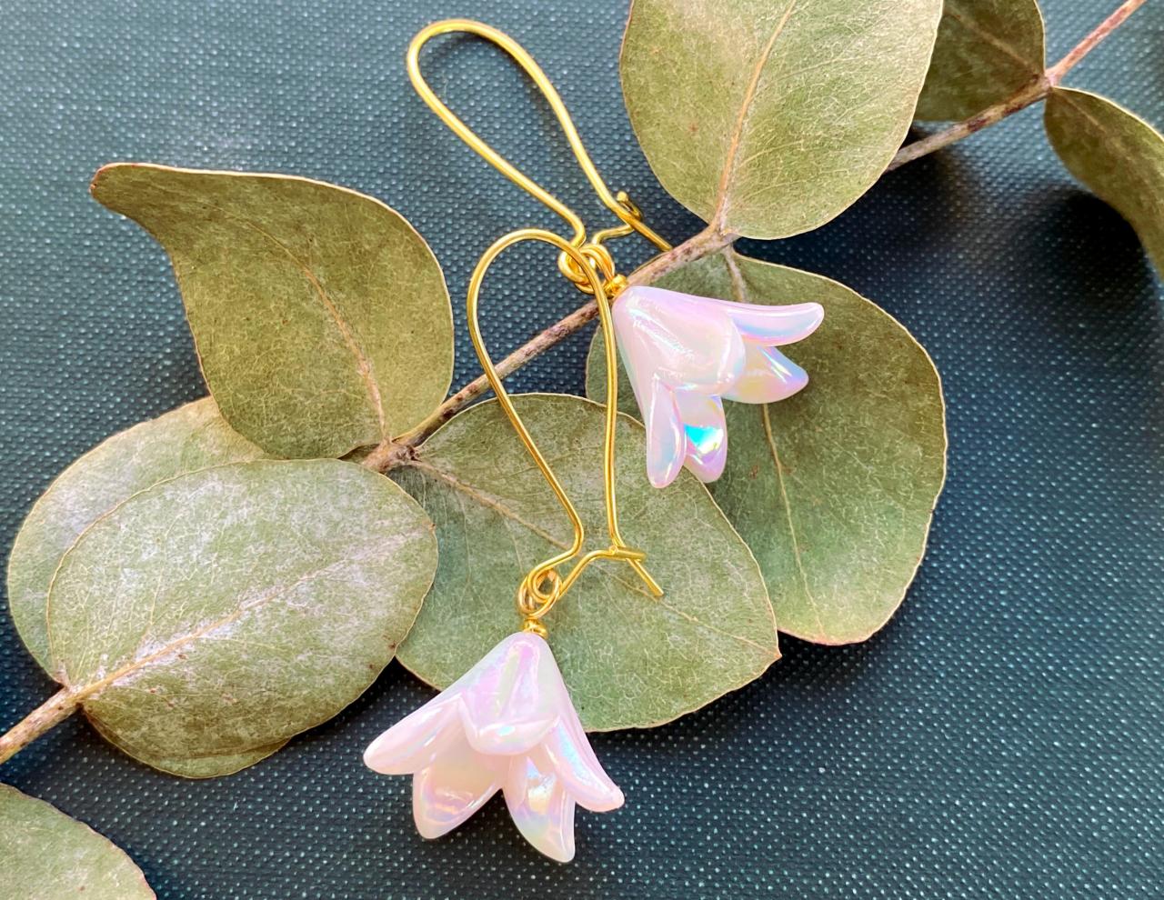 Elegant Bellflower Earrings With 18k Gold Plated Hooks, Nature Jewelry, Woodland Earrings, Bridal Jewelry, Gold Dangle Earrings, Gift Ideas
