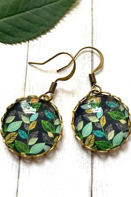 Brass earrings with leaf pendants and lace edging, Selma Dreams