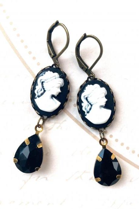 Cameo earrings with black glass pendants, Selma Dreams