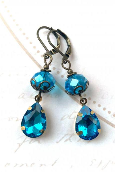 Shimmering earrings with teal glass beads, Selma Dreams