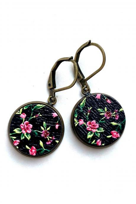 Beautiful earrings with black flower pendants, embossed wood and brass, Selma Dreams