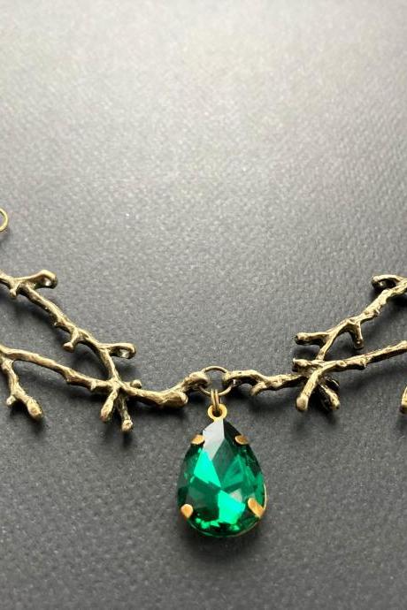 Enchanted forest necklace with a green jewel, Selma Dreams