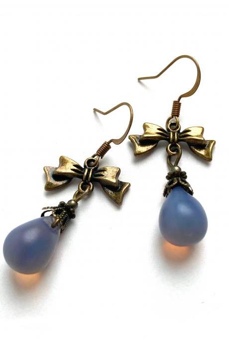 Cute earrings with bow charms and glass teardrop beads, Selma Dreams