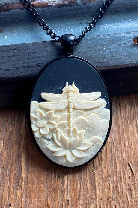 Dragonfly Cameo Necklace, Black Cameo Necklace, Nature Jewelry, Woodland Jewelry, Dragonfly Necklace, Gifts For Sister, Girlfriend Gifts