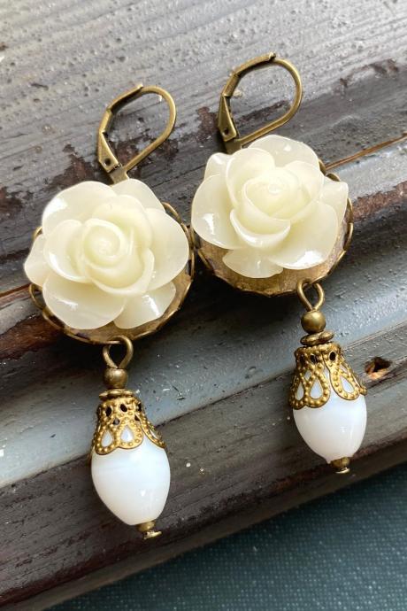 White Rose Earrings With Glass Beads, Floral Dangle Earrings, Bridal Jewelry, Vintage Bridal Jewelry, Gifts For Mom, Gifts For Her, Gifts