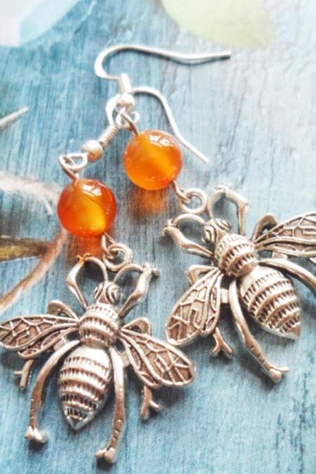 Silver wasp / bee earrings with orange carnelian pearls, nature inspired jewelry, Selma Dreams jewellery, gifts for her