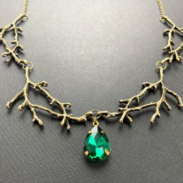 Enchanted forest necklace with a green jewel, Selma Dreams