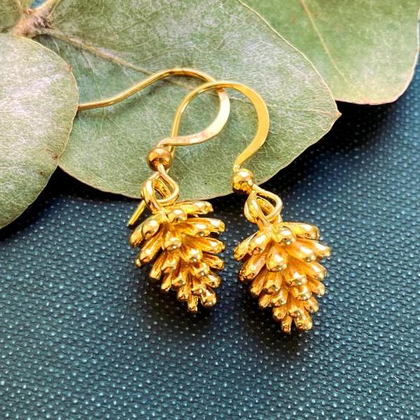 18k Gold Plated Pine Cone Earrings, Nature Jewelry, Woodland Earrings, Gold Dangle Earrings, Gifts for Wife, Gift for Mom, Girlfriend Gift
